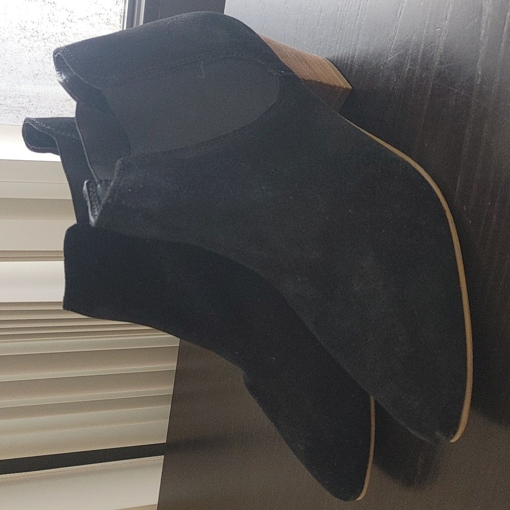 ASOS Ankle Boot Black Suede 2 Inch Slip On Heels Size 7 UK Size 9 US